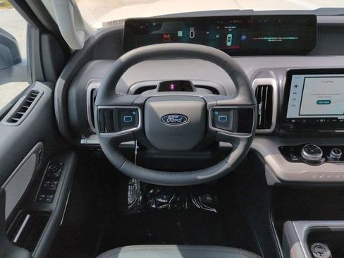 New 2025 Ford Expedition Max Active image 16