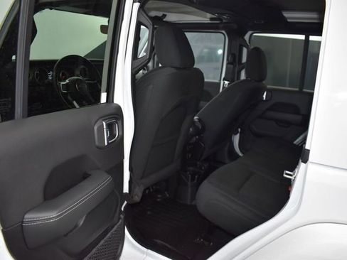 Used 2021 Jeep Wrangler Unlimited Sahara w/ Uconnect 4C Nav & Sound Group image 20