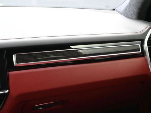 Certified 2022 Porsche Cayenne Turbo image 23