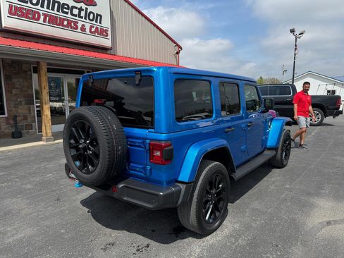 Used 2022 Jeep Wrangler Unlimited Sahara w/ Cold Weather Group image 4