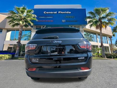 Used 2024 Jeep Compass Latitude image 6