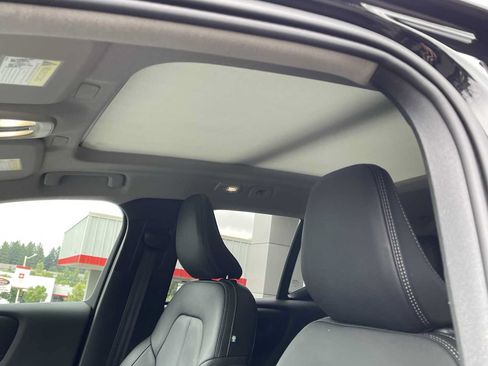 Used 2024 Volvo XC40 B5 Plus w/ Climate Package AWD/4WD image 20