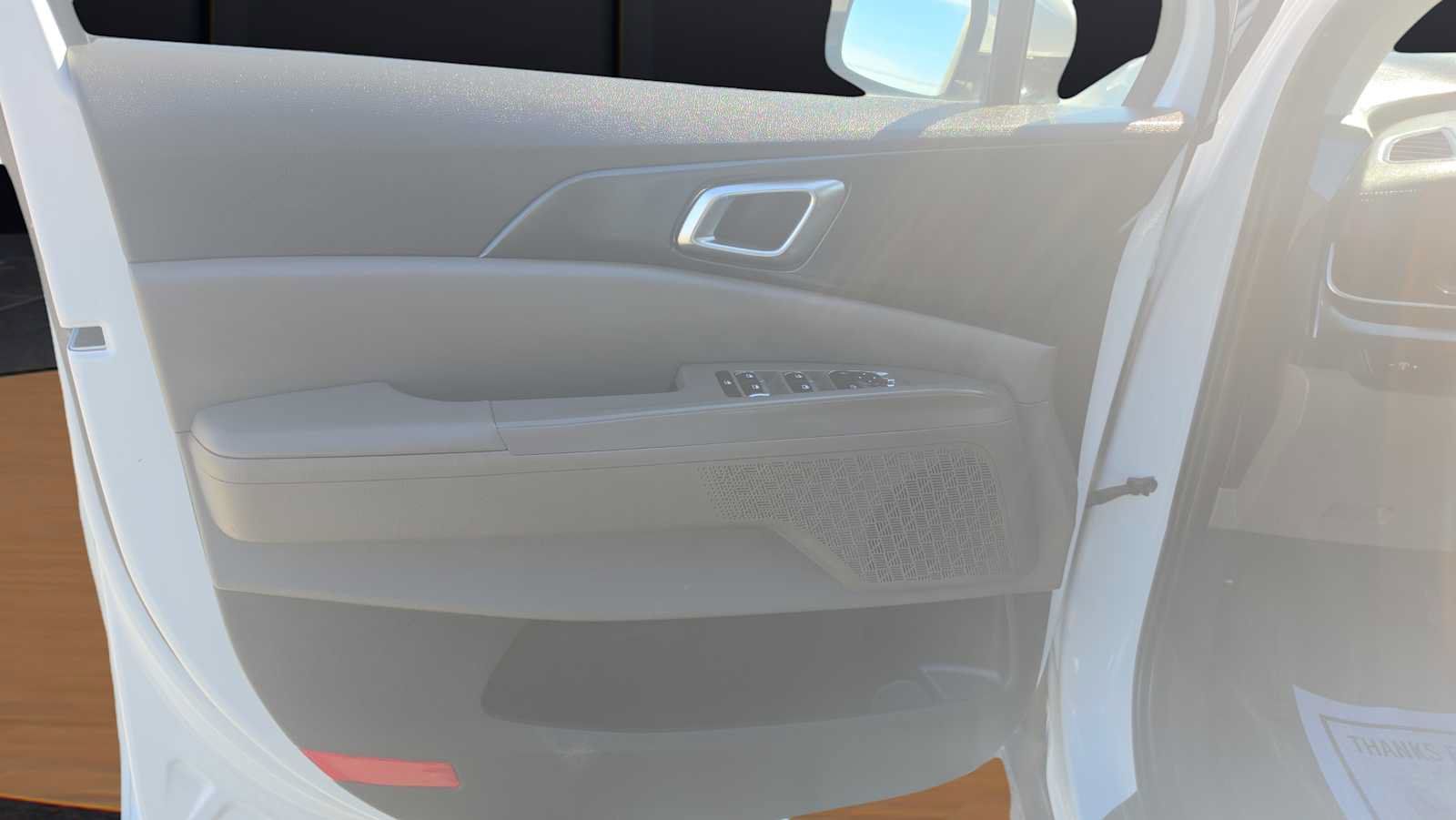 Used 2025 Kia Carnival FWD image 8