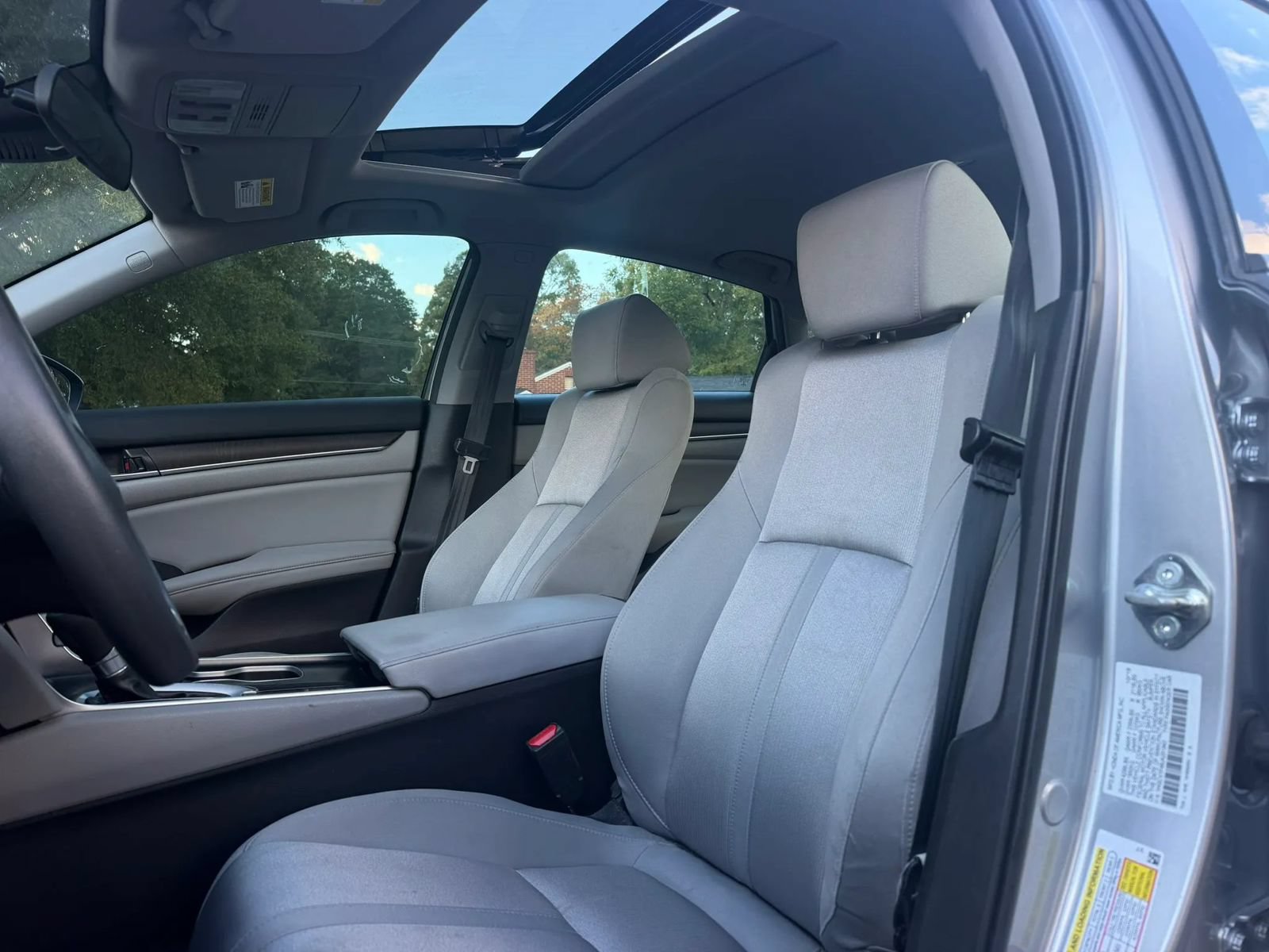 Used 2018 Honda Accord EX image 12