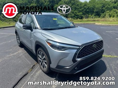 Used 2025 Toyota Corolla Cross XLE AWD/4WD image 1