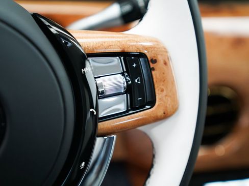 New 2026 Rolls-Royce Phantom Sedan image 92