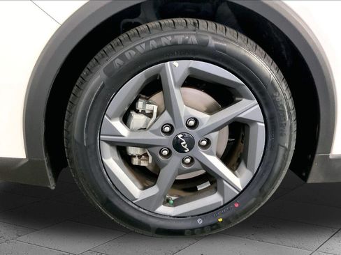 Certified 2025 Kia K4 FWD image 9