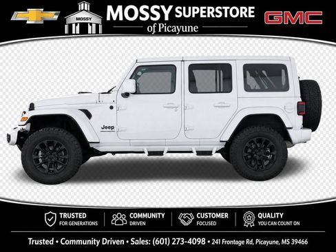 Used 2023 Jeep Wrangler Unlimited Sahara AWD/4WD image 8