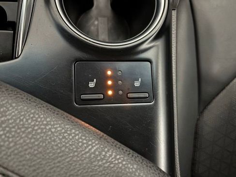 Used 2020 Toyota Camry XSE image 23