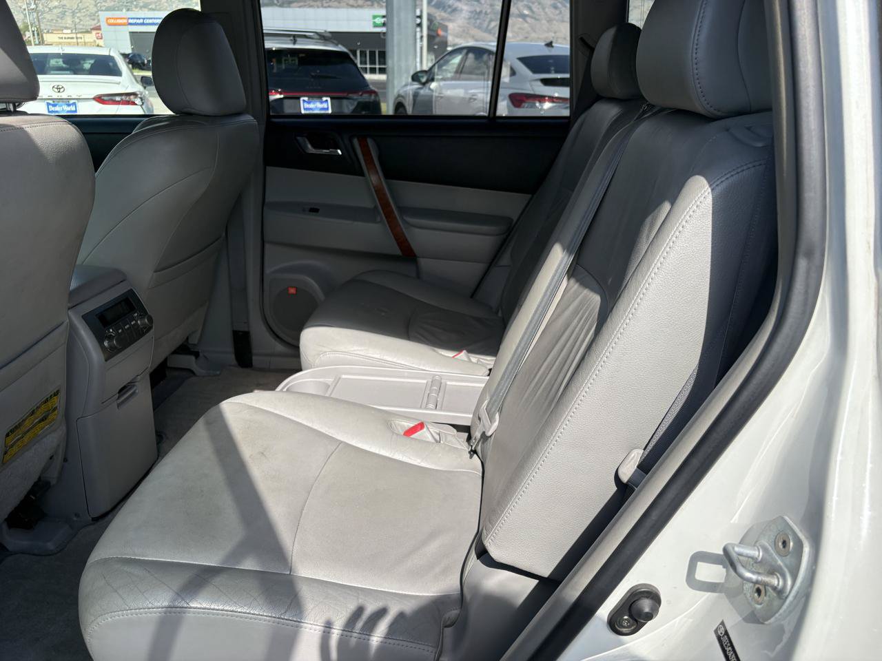 Used 2009 Toyota Highlander Limited w/ Extra Value Pkg 8 AWD/4WD image 8