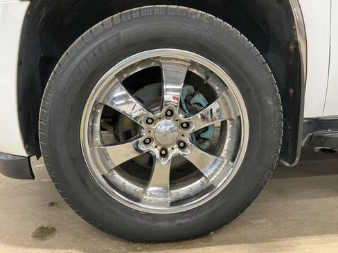 Used 2007 Chevrolet Avalanche LTZ w/ LTZ Preferred Equipment Group image 30