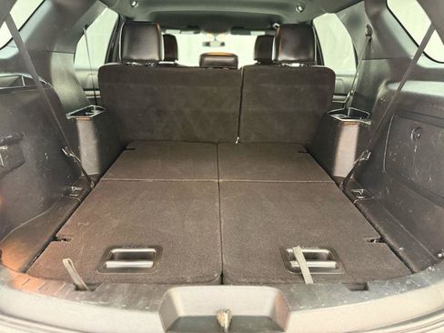 Used 2019 Ford Explorer XLT w/ Equipment Group 202A AWD/4WD image 29