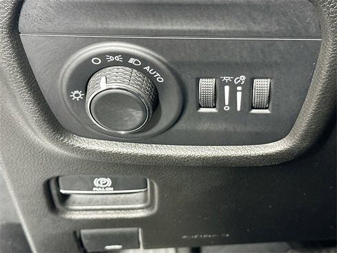 Used 2023 Jeep Grand Cherokee Altitude image 24