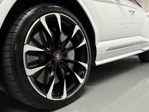Used 2020 Lamborghini Urus AWD/4WD image 26