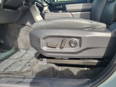 Used 2024 Toyota Tundra Limited image 12