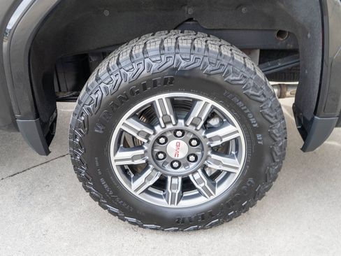 Used 2024 GMC Sierra 1500 AT4 w/ Technology Package image 33