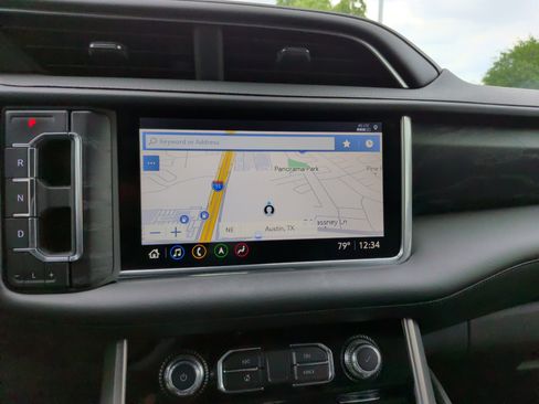 Used 2021 GMC Yukon Denali w/ Denali Premium Package image 18