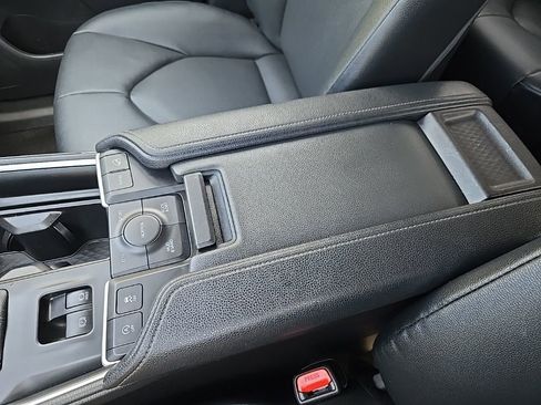 Used 2025 Toyota Grand Highlander AWD image 35