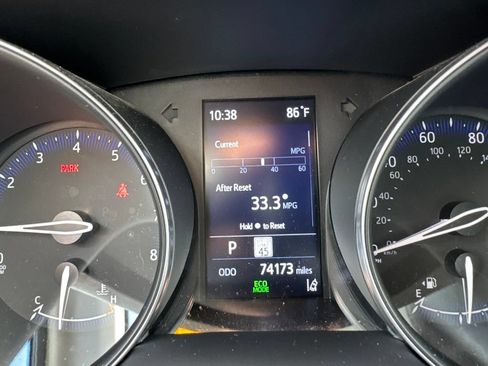 Used 2022 Toyota C-HR Limited FWD image 13