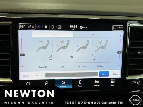 Used 2023 Chrysler Pacifica Touring-L FWD image 26