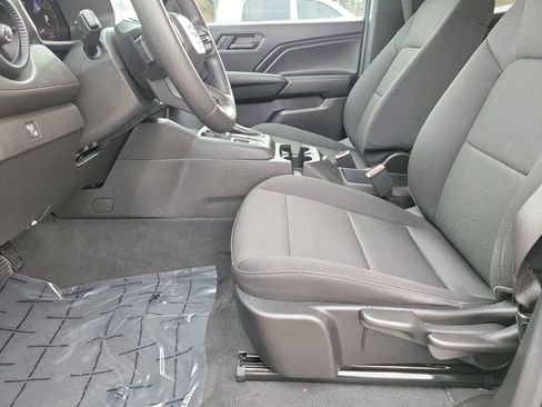 Used 2024 Chevrolet Colorado W/T image 24