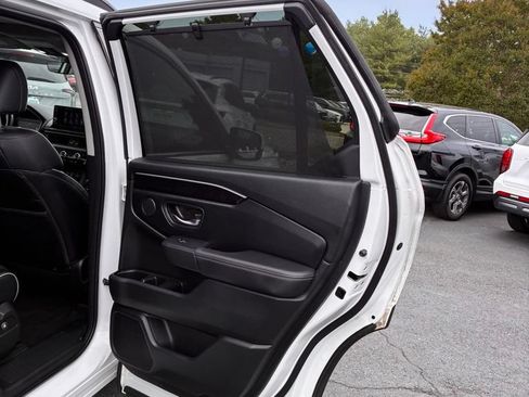 Used 2023 Honda Pilot Elite image 49