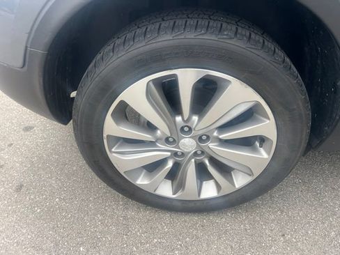 Used 2020 Buick Encore Preferred FWD image 4