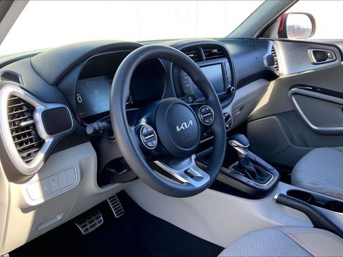 Used 2024 Kia Soul LX w/ Option Group 015 image 12
