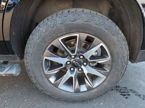 Used 2023 Chevrolet Tahoe Z71 w/ Luxury Package image 25
