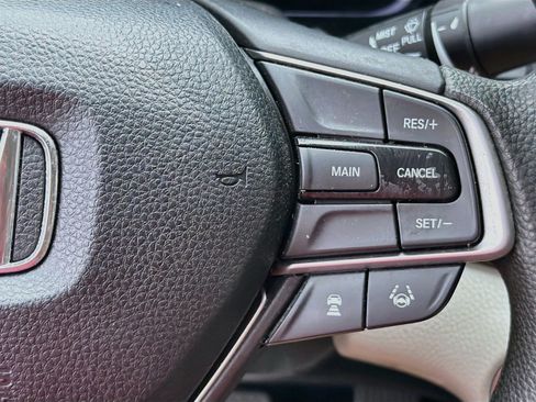 Used 2018 Honda Accord LX image 14