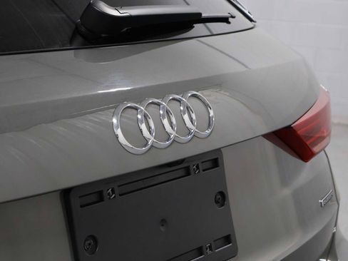 Used 2023 Audi Q3 2.0T Premium w/ Convenience Package AWD/4WD image 8