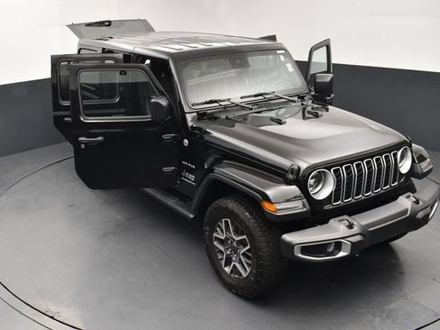 Used 2024 Jeep Wrangler Unlimited Sahara w/ Dual Top Group AWD/4WD image 28