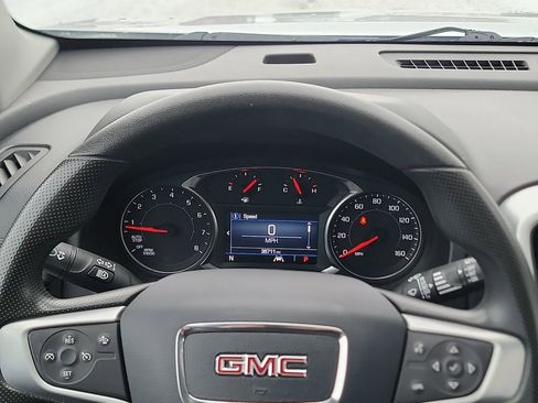Used 2024 GMC Terrain SLE image 15