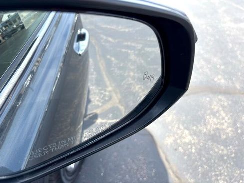 Used 2017 Toyota RAV4 Limited image 37