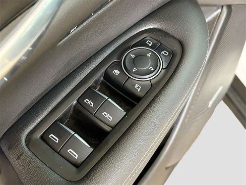 Used 2022 Cadillac XT6 Sport image 17