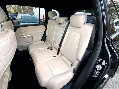 Used 2020 Mercedes-Benz GLB 250 4MATIC image 17