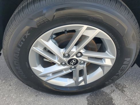 Used 2025 Hyundai Tucson SE image 28