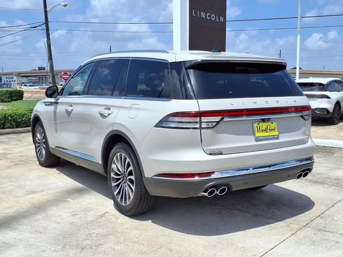 Used 2022 Lincoln Aviator Reserve w/ Equipment Group 201A RWD image 4