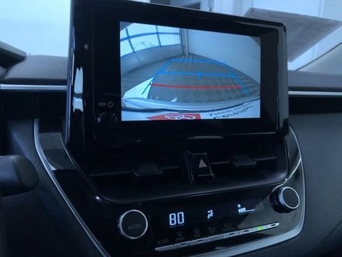 Certified 2025 Toyota Corolla LE image 27