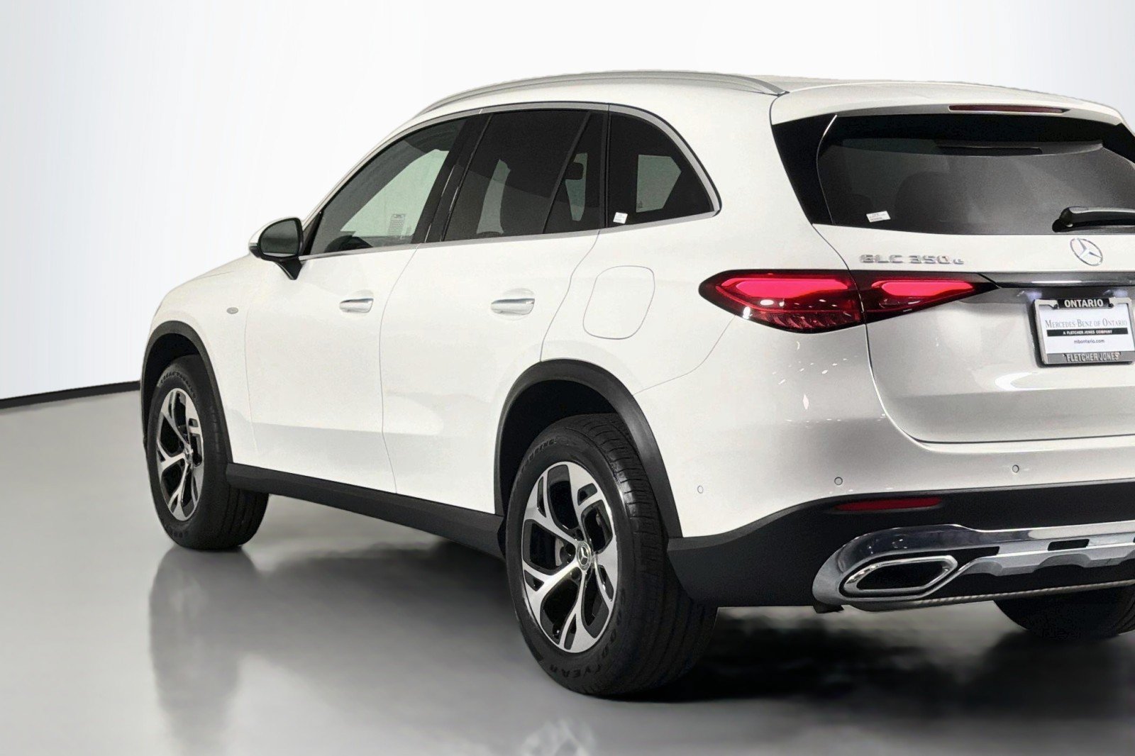 Certified 2025 Mercedes-Benz GLC 350e 4MATIC w/ Driver Assistance Package image 16