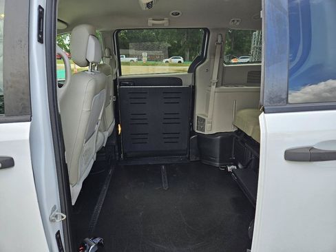 Used 2019 Dodge Grand Caravan SE w/ Power Convenience Group I FWD image 22