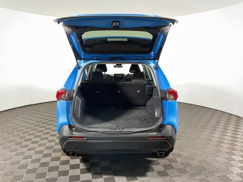 Used 2021 Toyota RAV4 XLE image 10