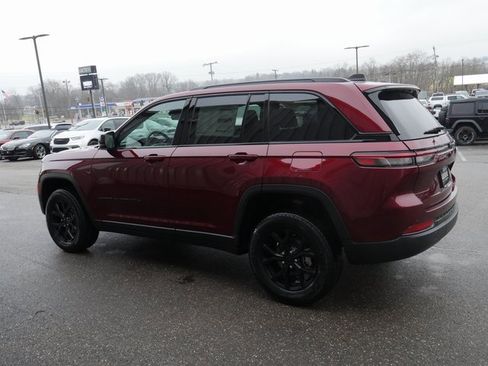 New 2025 Jeep Grand Cherokee Altitude image 8