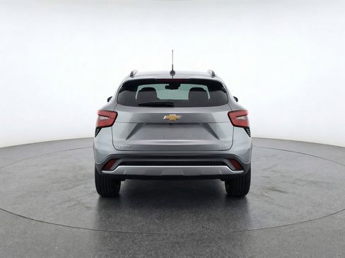 Used 2025 Chevrolet Trax LT image 7