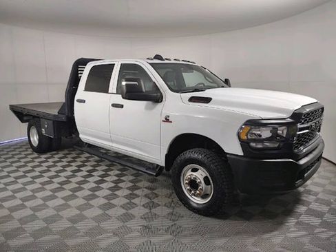 Used 2024 RAM 3500 Tradesman w/ Max Tow Package AWD/4WD image 3