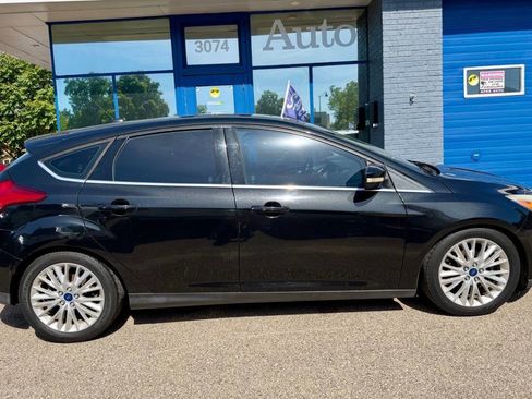 Used 2015 Ford Focus Titanium FWD image 2