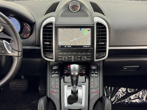 Used 2014 Porsche Cayenne image 22