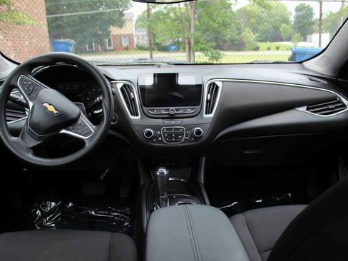 Used 2019 Chevrolet Malibu LT FWD image 26