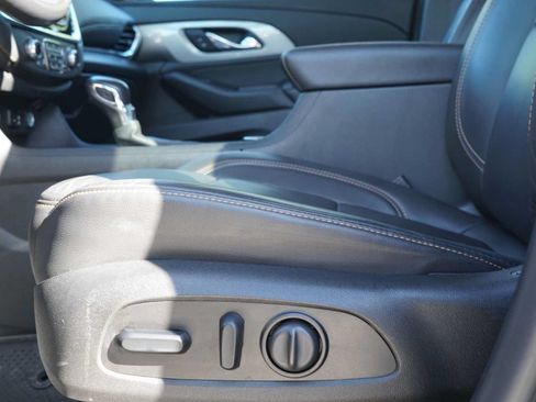 Used 2021 Chevrolet Traverse RS w/ LPO, Cargo Package FWD image 19