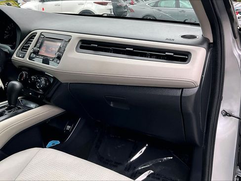 Used 2021 Honda HR-V LX image 28